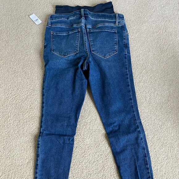 Old navy maternity jeans! - Picture 3 of 4